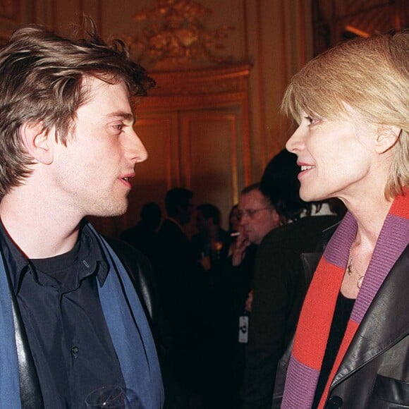 Françoise Hardy avec son fils Thomas Dutronc en 2001 (archive)