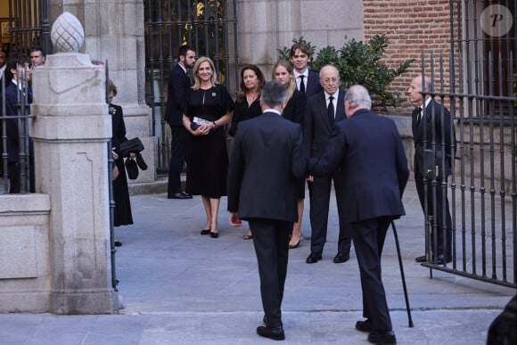 Le roi Juan Carlos - Arrivées de la famille royale d'Espagne aux obsèques de Juan Gomez-Acebo en la cathédrale Castrense à Madrid. Le 8 septembre 2024 