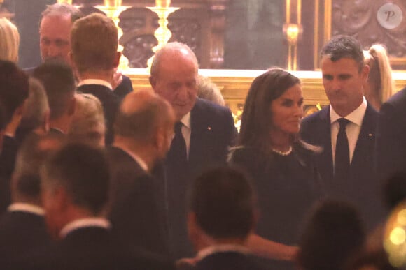 Le roi Juan Carlos d'Espagne et la reine Letizia d'Espagne - Arrivées de la famille royale d'Espagne aux obsèques de Juan Gomez-Acebo en la cathédrale Castrense à Madrid. Le 8 septembre 2024 