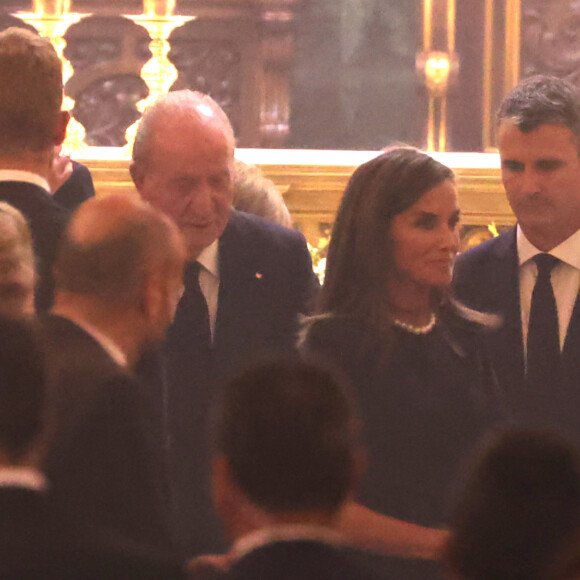 Le roi Juan Carlos d'Espagne et la reine Letizia d'Espagne - Arrivées de la famille royale d'Espagne aux obsèques de Juan Gomez-Acebo en la cathédrale Castrense à Madrid. Le 8 septembre 2024 