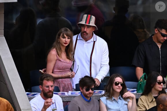 La chanteuse Taylor Swift et son petit ami Travis Kelce soutiennent Taylor Fritz (USA) lors de la finale masculine de l'US Open 2024 au Billie Jean National Tennis Center à New York City, NY, USA,. Photo par ABACAPRESS.COM