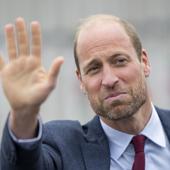 Le prince, que la vie n'a pas épargné, sait de quoi il parle...
Le Prince William visite une école primaire dans le sud du Pays de Galles afin de rencontrer des élèves ayant pris part au projet 2024 Urdd Eisteddfod le 10 septembre 2024. © GoffPhotos/Bestimage