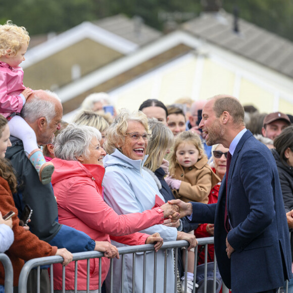 En visite dans une école dans le sud du Pays de Galles, William, toujours barbu, a réagi publiquement
Le Prince William visite une école primaire dans le sud du Pays de Galles afin de rencontrer des élèves ayant pris part au projet 2024 Urdd Eisteddfod le 10 septembre 2024. © Cover Images via ZUMA Press/Bestimage