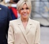 D'après le magazine "ELLE", Brigitte Macron a interprété son propre rôle "avec ses propres habits sans qu'aucune consigne vestimentaire particulière ne lui ait été donnée", apprend-on.
Emmanuel Macron, Président de la République Française, et la Première dame Brigitte Macron, accueillent les chefs d'Etat et de gouvernement présents à Paris pour la cérémonie d'ouverture des Jeux Olympiques de Paris 2024 (JO). Paris, le 26 juillet 2024. © Dominique Jacovides - Pierre Perusseau / Bestimage