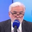 "C'était le premier..." : Pascal Praud apprend avec émotion en direct la disparition de Didier Roustan (VIDEO)