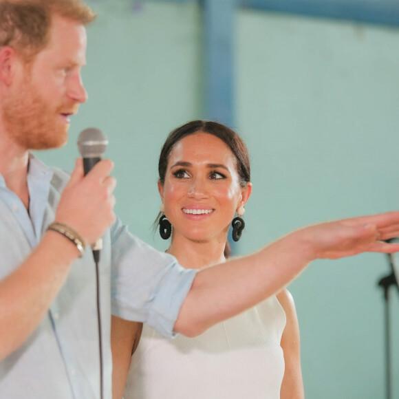 Il semble toutefois avoir trouvé l'équilibre avec son épouse Meghan Markle
Le prince Harry et Meghan Markle en Colombie en août 2024