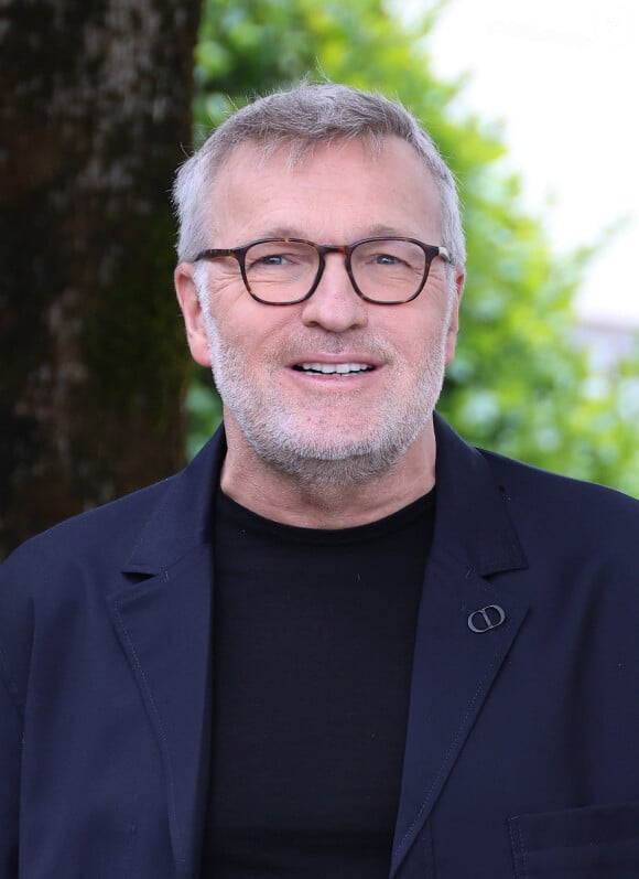 Laurent Ruquier - Photocall avec l'équipe de l'émission de radio "Les grosses têtes" lors de la 17ème édition du Festival du Film Francophone de Angoulême (FFA). Le 29 août 2024 © Coadic Guirec / Bestimage