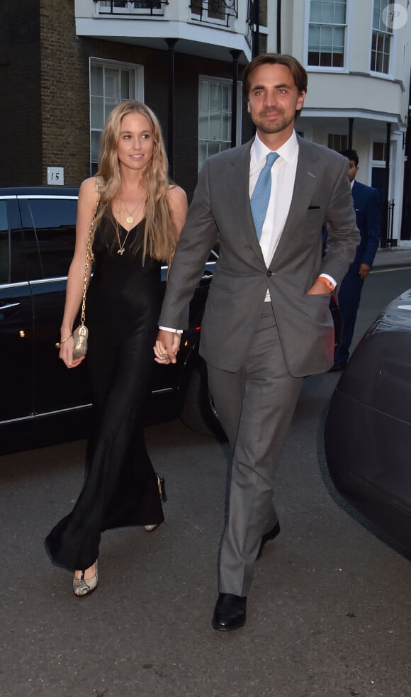 Après leur rupture, Florence Brudell-Bruce a refait sa vie avec le millionnaire Henry St. George et avec qui elle a eu deux beaux enfants. Tout est bien qui finit bien...
Florence Brudenell-Bruce et son mari Henry Edward Hugh St George - Soirée de pré-mariage de Nicky Hilton et James Rothschild au manoir Spencer House à Londres. Le 9 juillet 2015 