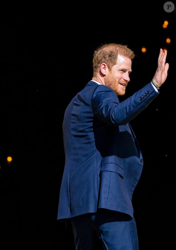 Le prince Harry, duc de Sussex arrive à la célébration du 10ème anniversaire des Invictus Games, en la cathédrale Saint-Paul à Londres, le 8 mai 2024. © MISC/Backgrid USA/Bestimage 