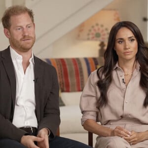 Ce 15 septembre, le frère du prince William fête ses 40 ans. Un évenement qu'il va certainement célébrer avec Meghan Markle, leurs enfants et une poignée de proches aux Etats-Unis.
Le prince Harry, duc de Sussex et Meghan Markle, duchesse de Sussex, lors d'une interview pour l'émission CBS News Sunday Morning, diffusée le 4 août 2024.