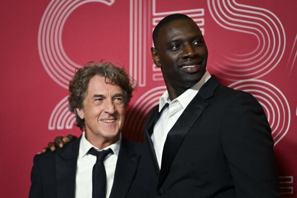 Omar Sy et François Cluzet - Photocall de la 47ème édition de la cérémonie des César à l'Olympia à Paris, le 25 février 2022. © JB Autissier/Panoramic/Bestimage 