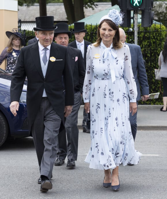 Carole Middleton et Michael Middleton arrivent à la course hippique Royal Ascot, le 19 juin 2024. 