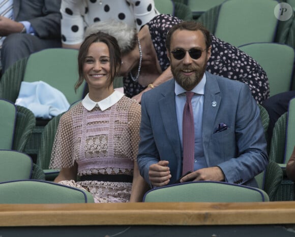 Pippa Middleton et son frère James Middleton au tournoi de tennis de Wimbledon à Londres, Royaume Uni, le 5 juillet 2017.