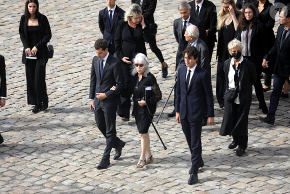 Elodie Constantin (première femme), Victor et Alessandro (fils de Paul) avec sa compagne Meline, Alain Belmondo (frère), Muriel Belmondo (soeur), Luana, Paul lors de la cérémonie d'hommage national à Jean-Paul Belmondo à l'Hôtel des Invalides à Paris, France, le 9 septembre 2021. © Dominique Jacovides/Bestimage