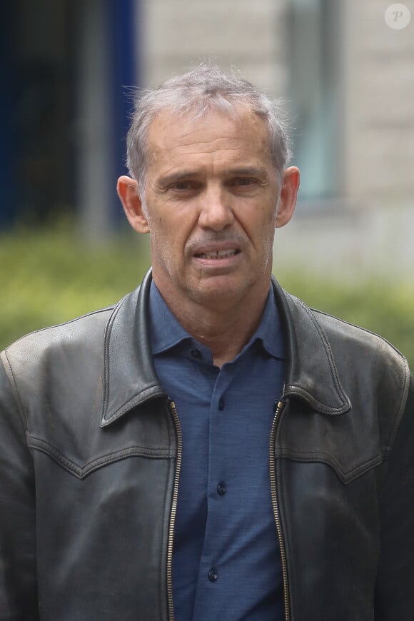 Exclusif - Paul Belmondo - Obsèques de Francine Leca (Fondatrice de Mécénat Chirurgie Cardiaque et première femme devenue chirurgienne cardiaque) en l'église Saint-Pierre à Neuilly-sur-seine, France, le 21 juin 2024. © Christophe Clovis / Bestimage 