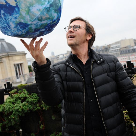 Laurent Romejko lors de la Journee meteorologique mondiale, a Paris, France, le 23 mars 2018. Les presentateurs meteo ont lance une campagne de sensibilisation citoyenne sur les reseaux sociaux FIMC2018 et ont donne rendez vous au grand public au Forum International de la Meteo et du Climat du 2 au 5 juin prochain sur le Parvis de l'Hôtel de Ville a Paris. Photo Xavier Derussit/ABACAPRESS.COM