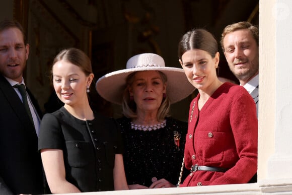 La princesse Caroline de Hanovre et ses enfants, Andrea Casiraghi, la princesse Alexandra de Hanovre, Charlotte et Pierre Casiraghi - La famille princière de Monaco au balcon du palais, à l'occasion de la Fête Nationale de Monaco. Le 19 novembre 2023 © Claudia Albuquerque / Bestimage 