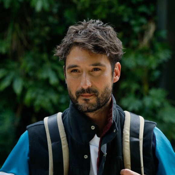 Le chanteur Jérémy Frérot arrive à l'enregistrement de l'émission "Vivement Dimanche" au studio Gabriel à Paris, France, le 20 avril 2021, présentée par Michel Drucker et diffusée le 9 mai 2021. © Christophe Clovis/Bestimage