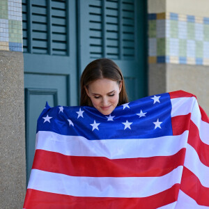 Natalie Portman pose lors de l'inauguration de son vestiaire dédié à la plage sur la Promenade des Planches pendant le 50e Festival du film américain de Deauville le 14 septembre 2024 à Deauville, France. Photo par Franck Castel/ABACAPRESS.COM