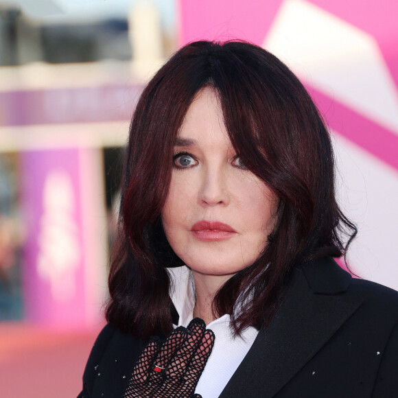 Isabelle Adjani - Arrivées à la cérémonie de clôture de la 50ème édition du Festival du Cinéma américain à Deauville. Le 14 septembre 2024 © Denis Guignebourg / Bestimage  Arrivals at the closing ceremony of the 50th Deauville American Film Festival. on September 14th 2024 