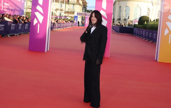 Isabelle Adjani - Arrivées à la cérémonie de clôture de la 50ème édition du Festival du Cinéma américain à Deauville. Le 14 septembre 2024 © Denis Guignebourg / Bestimage  Arrivals at the closing ceremony of the 50th Deauville American Film Festival. on September 14th 2024 