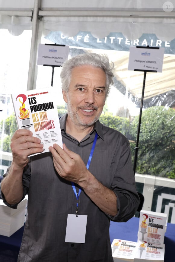 Il s'agit de Philippe Vandel
Exclusif - Philippe Vandel - Première édition du salon du livre de Saint-Germain-des-Prés à Paris le 30 juin 2024. 