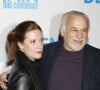 Francis Perrin et sa femme Gersende lors de l'avant-première du film "Demain tout commence" au Grand Rex à Paris le 28 novembre 2016.