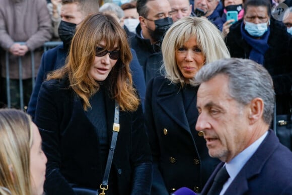 
Brigitte Macron, Nicolas Sarkozy et sa femme Carla Bruni-Sarkozy - Obsèques de Jean-Pierre Pernaut en la Basilique Sainte-Clotilde à Paris le 9 mars 2022. ©Christophe Clovis/Bestimage