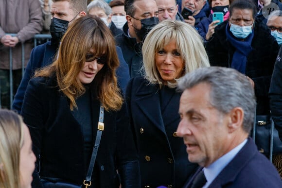 Brigitte Macron, Nicolas Sarkozy et sa femme Carla Bruni-Sarkozy - Obsèques de Jean-Pierre Pernaut en la Basilique Sainte-Clotilde à Paris le 9 mars 2022. ©Christophe Clovis/Bestimage