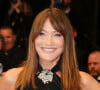 il y a eu un clin d'oeil de fait à ses jeunes années et son côté fêtarde.
Carla Bruni-Sarkozy - Montée des marches du film " The Substance " lors du 77ème Festival International du Film de Cannes, au Palais des Festivals à Cannes. Le 19 mai 2024 © Jacovides-Moreau / Bestimage 