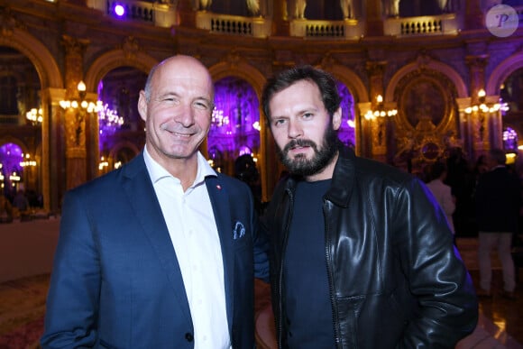 Exclusif - Christophe Laure, directeur général InterContinental Paris - Le Grand et Hugo Becker à l'exposition "Douceur animale" de Michel Bassompierre à l'InterContinental Paris - Le Grand le 17 septembre 2024. © Rachid Bellak / Bestimage 