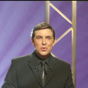 "Qui veut gagner des millions ?", le jeu culte de Jean-Pierre Foucault, fête ses 25 ans
JEAN PIERRE FOUCAULT - QUI VEUT GAGNER DES MILLIONS ? AU PROFIT DE SOLIDARITE ASIE SUR TF1