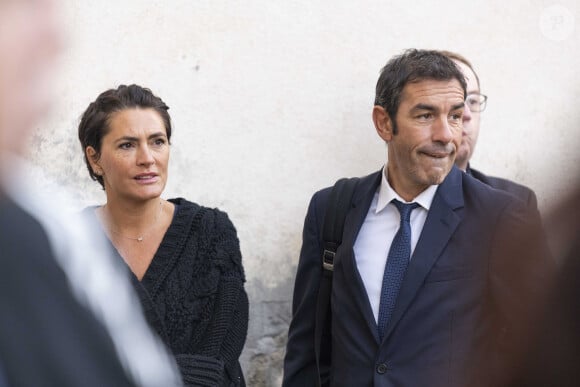 "Après, 21 ans de vie commune, 11 ans de mariage et 3 merveilleux enfants, nous avons décidé de nous séparer."
Exclusif - Robert Pires et Jessica Lemarie - Les membres du Variétés Club de France rencontrent le pape François au Vatican le 22 mars 2023.© Pierre Perusseau / Bestimage