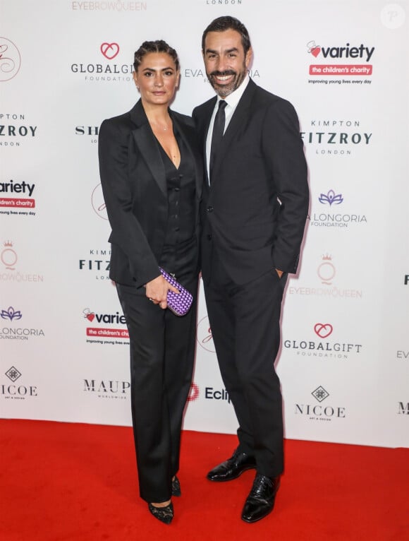 "Nous vous demandons de bien vouloir respecter notre décision et notre vie privée"
Robert Pires et Jessica Lemarie - photocall de la soirée "Global Gift Gala" au Kimpton Fitzroy à Londres, le 17 octobre 2019.