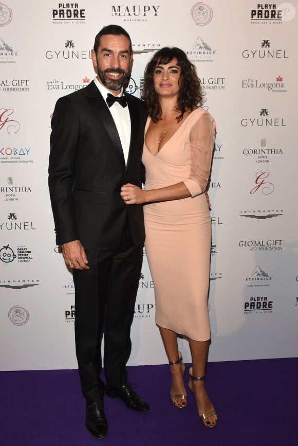 Robert Pires et Jessica Lemarie - Les célébrités posent lors du photocall de la soirée Global Gift à Londres le 18 novembre 2017.