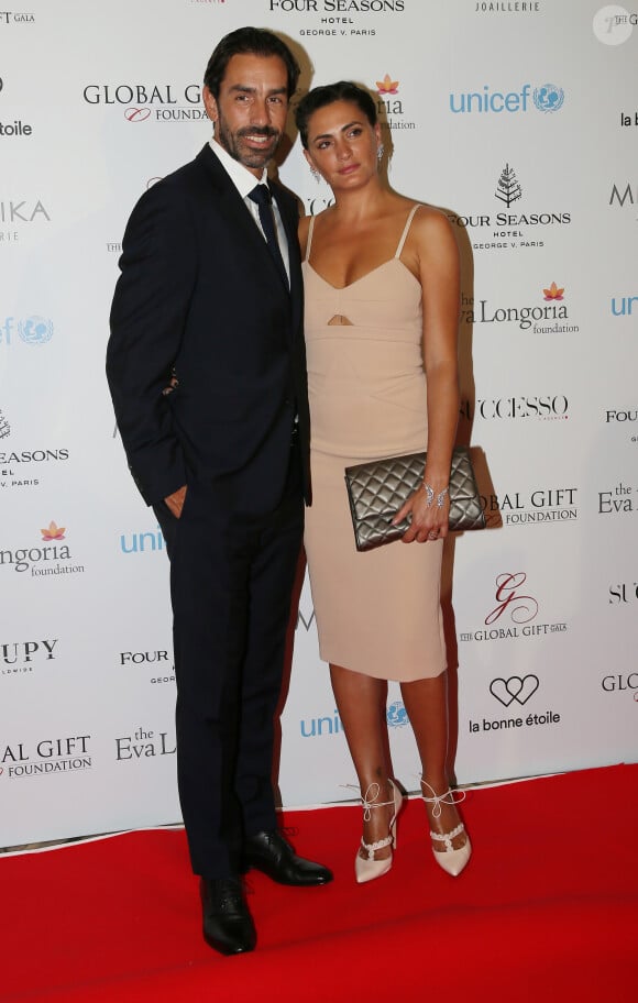 Robert Pires et Jessica Lemarie - (Bijoux Messika) - Photocall des célébrités à la 7ème Édition du Global Gift Gala au Four Seasons Hotel George V à Paris le 9 mai 2016 © Marc Ausset-Lacroix / Bestimage