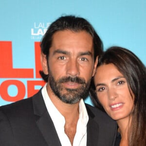 Info - Robert Pires annonce sa retraite, dernier champion du monde 1998 à le faire - Robert Pirès et sa femme Jessica - Avant-première du film "Elle l'adore" au cinéma UGC Normandie à Paris, le 15 septembre 2014. 