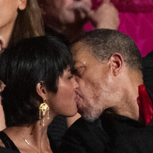 Le rappeur et sa partenaire, une brune aux cheveux courts et au look séduisant, ont été photographiés en pleine démonstration d'affection
JoeyStarr et sa nouvelle compagne au "concerto pour la paix" de Omar Harfouch au théâtre des Champs-Elysées© Peruseau / Tribeca / Bestimage 