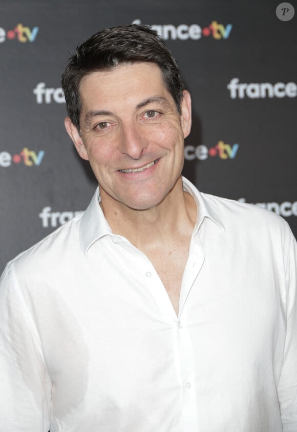 Il y a avait également le journaliste sportif, Alexandre Boyon
 
Alexandre Boyon au photocall de la conférence de presse de rentrée de France Télévisions à Paris, France, le 4 septembre 2024. © Coadic Guirec/Bestimage