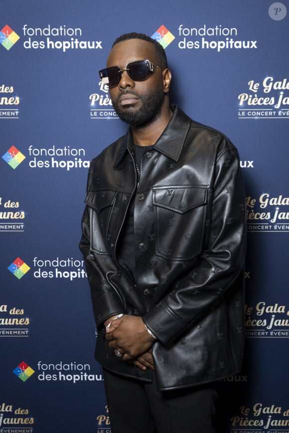 Info - Enquête ouverte contre le rappeur Booba après la plainte de Gims pour harcèlement - Exclusif - Gims - Concert événement "Le gala des pièces jaunes" à l'Accor Arena Paris le 26 janvier 2024. Une soirée de gala exceptionnelle en faveur des Pièces Jaunes ! De nombreux artistes se succèderont pour chanter pour les enfants et adolescents hospitalisés. © Cyril Moreau / Guillaume Gaffiot / Bestimage  Exclusive - No web en Suisse / Belgique Concert event "Le gala des pièces jaunes" at the Accor Arena Paris on 26 January 2024. An exceptional gala evening in aid of the Pièces Jaunes! A host of artists will perform for children and teenagers in hospital. 