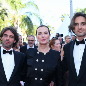 Carole Bouquet avec ses fils Louis Giacobetti et Dimitri Rassam - Montée des marches du film " Megalopolis " lors du 77ème Festival International du Film de Cannes, le 16 mai 2024. © Rachid Bellak/Bestimage 