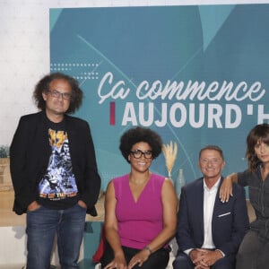 Elle anime "Ca commence aujourd'hui" mais aussi d'autres émissions. Et dernièrement, elle a lancé "Héros" sur RTL !
Exclusif - Laurent Karila, Amina Yamgnane, Marc Geiger, Faustine Bollaert - - La nouvelle saison de l'émission "ça commence aujourd'hui" sur France 2. Paris le 1er septembre 2023. © Jack Tribeca / Bestimage 