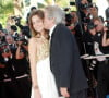 Anouchka Delon a noué une relation forte avec son père
Alain Delon et sa fille Anouchka à Cannes (archive)