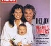 Enfant chérie de la star qui a eu les honneurs de figurer en couverture de magazine dès sa naissance
Couverture de "Paris Match" avec Alain Delon, sa femme Rosalie et leur fille Anouchka en 1991.