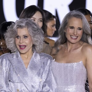 Jane Fonda, Andie MacDowell au défilé "Walk Your Worth" de L'Oréal devant l'Opéra Garnier lors de la fashion week PAP femme printemps/été 2025 à Paris le 23 septembre 2024. © Olivier Borde / Bestimage 