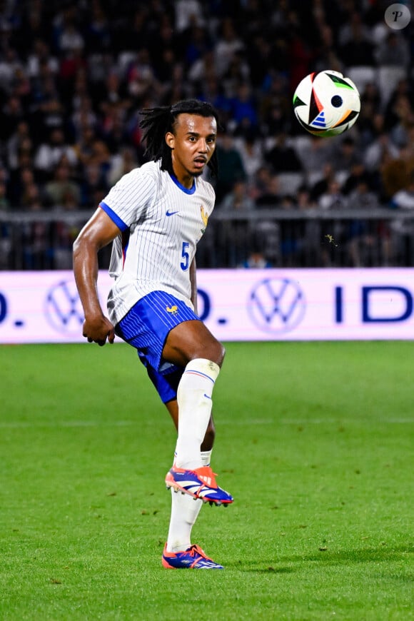 Jules Kounde (5 - France) lors du match amical entre la France et le Canada au Matmut Atlantique le 09 juin 2024 à Bordeaux, France. ( Photo by federico pestellini / panoramic ) -