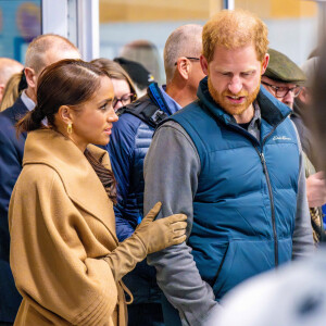 Selon nos confrères au cours de leur discussion en "Face Time", le prince Harry aurait fait pivoter sa caméra pour leur montrer de belles images de l'événement.
Photos d'archives - Meghan Markle et Harry.