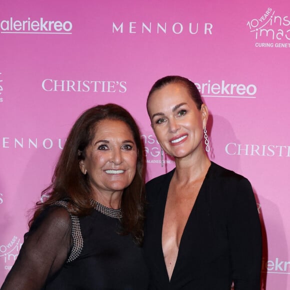 Fati Rosenberg et Laeticia Hallyday lors de la soirée de gala "Heroes for Imagine" qui a permis de récolter dix millions d'euros au profit de la recherche contre les maladies génétiques à Paris le 23 septembre 2024. Depuis sa création en 2015, ce gala organisé tous les deux ans au coeur de l'Institut, propose à la vente des oeuvres et des moments d'exception uniques pour soutenir les chercheurs et médecins de l'Institut Imagine, qui oeuvrent au quotidien pour comprendre et guérir les maladies génétiques. Cette vente caritative est fondamentale pour l'avenir d'Imagine. Elle permet d'accélérer ses grands projets stratégiques, de conforter son attractivité, et de répondre aux besoins de la recherche en termes d'équipements et de technologies de pointe, comme en recrutement de talents. En quatre éditions, HEROES for Imagine a permis de lever plus de 22 millions d'euros. Et 2024 est une année toute particulière pour l'Institut Imagine qui fête ses 10 ans mais aussi la cinquième édition d'Heroes, actuellement en pleine préparation ! "Grâce à Heroes, la recherche sur les maladies génétiques s'accélère, quels que soient les obstacles, au bénéfice des enfants malades et de leurs familles. Avec virtuosité et engagement, les chercheurs et les médecins de l'Institut Imagine, pratiquent la meilleure science d'aujourd'hui pour inventer la meilleure médecine de demain" © Dominique Jacovides / Bestimage 