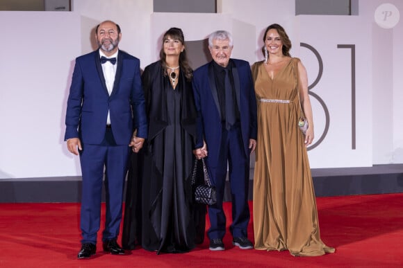 Kad Merad, Valérie Perrin, Claude Lelouch et Julia Vignali à la première de "Finalement" de C.Lelouch au 81ème Festival International du Film de Venise (Mostra) le 2 septembre 2024.