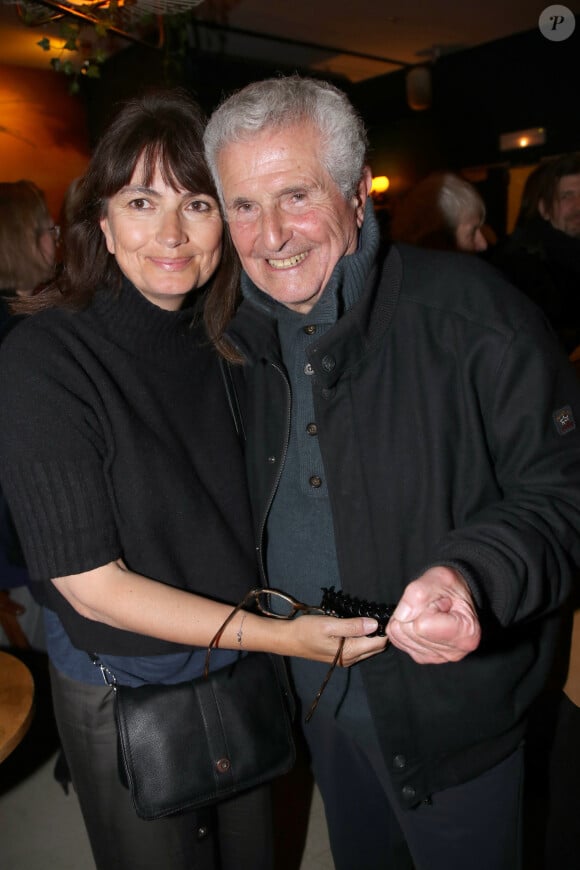 Et quand il est question de ses livres, Valérie Perrin est ferme : non, son mari n'en fera pas une adaptation ciné !
Exclusif - Valérie Perrin et Claude Lelouch - Première du film "Tourner pour vivre" sur la vie cinématographique de Claude Lelouch (50 films) à Paris le 25 Avril 2022. © Bertrand Rindoff / Bestimage